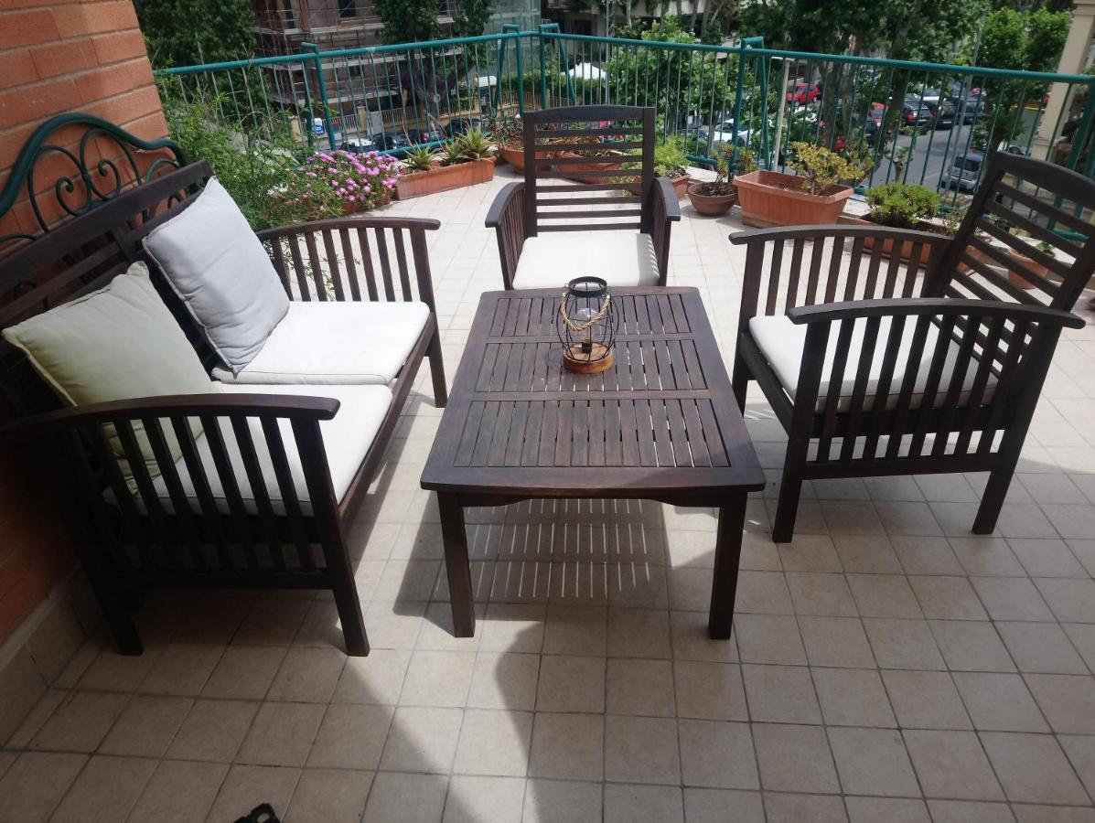 Ostia Bed And Beach Екстер'єр фото