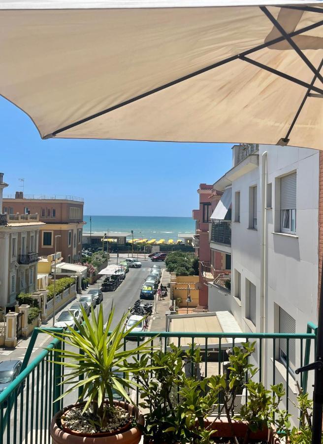 Ostia Bed And Beach Екстер'єр фото