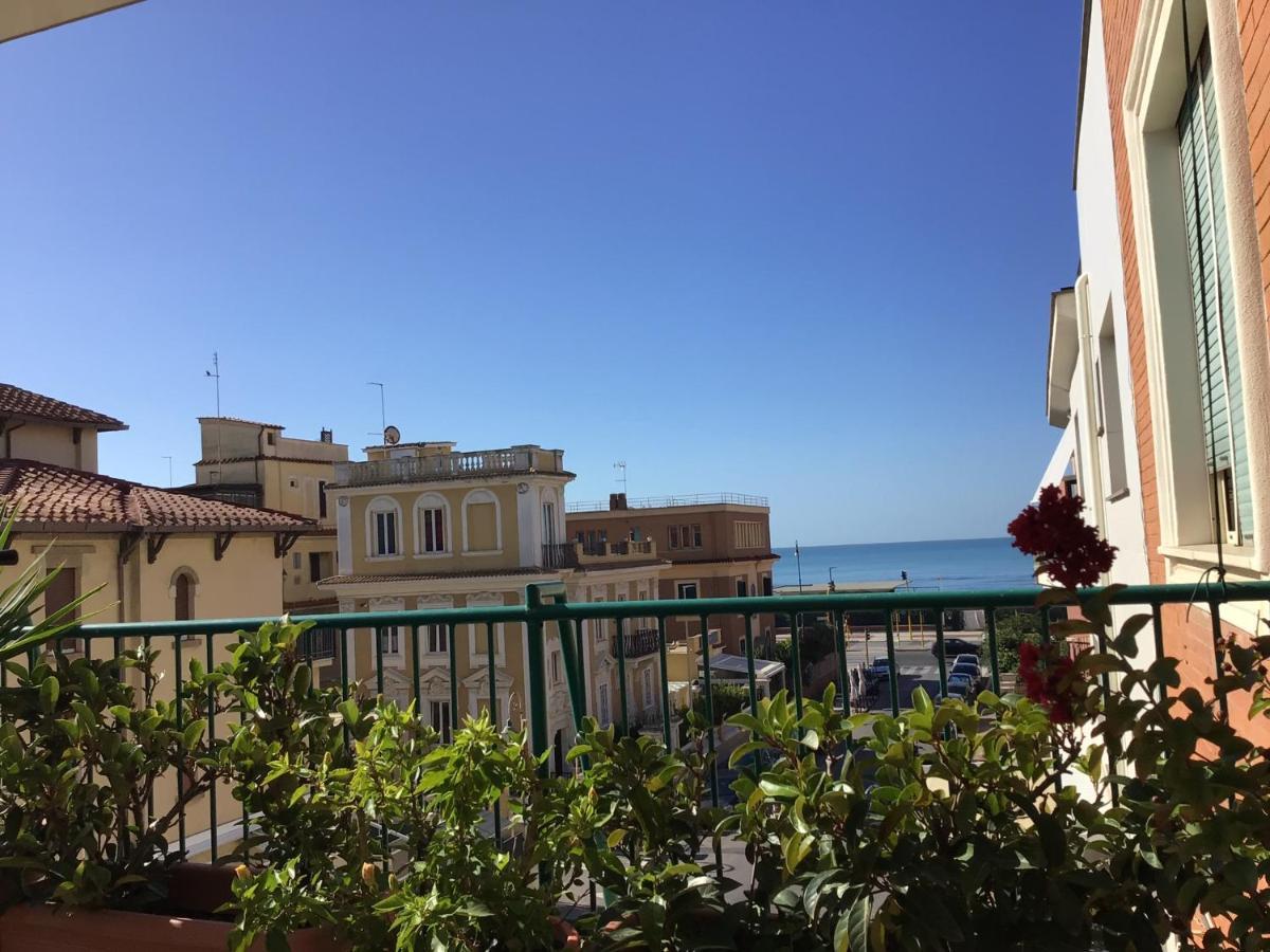 Ostia Bed And Beach Екстер'єр фото