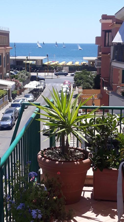 Ostia Bed And Beach Екстер'єр фото