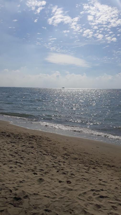 Ostia Bed And Beach Екстер'єр фото